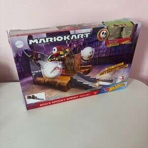 Hot Wheels Mario Kart Boos Spooky Sprint Shy Guy